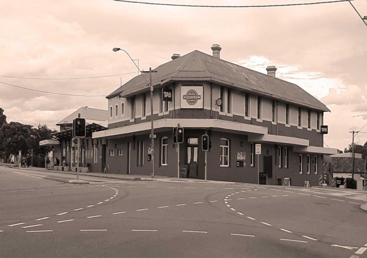 The Beaconsfield Hotel Fremantle Exterior photo